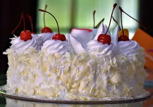 Vanilla bean forest cake